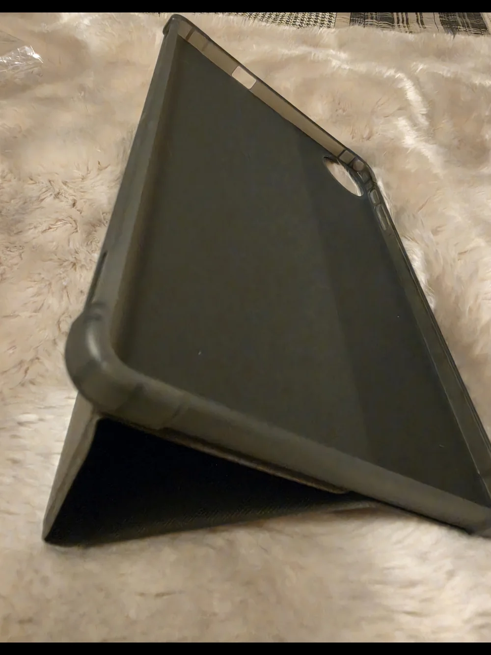 Universal Black Tablet Folio Case with Camera Cutout